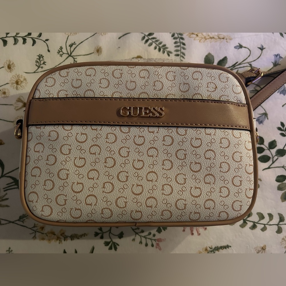 Guess crossbody camera bag